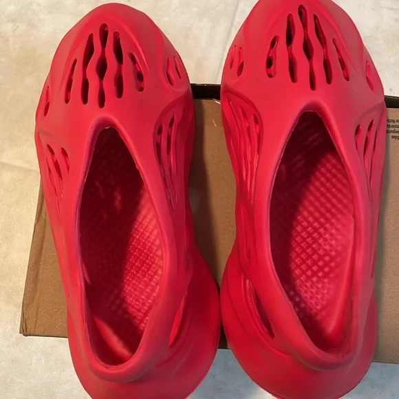 Adidas Yeezy Foam Runners men’s size 10